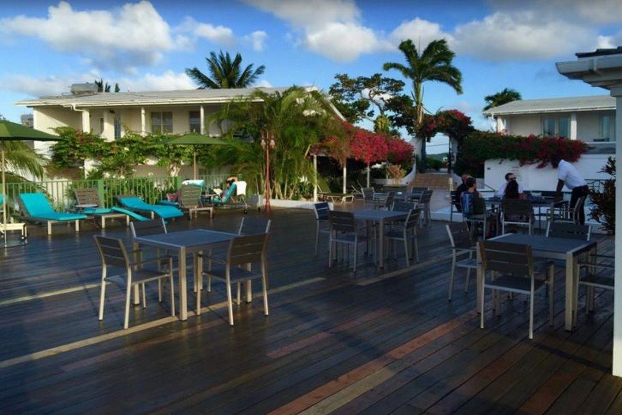 Trade Winds Hotel Dickenson Bay Exterior photo